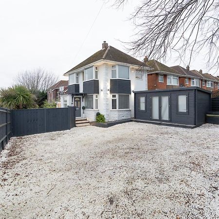 Estwood - Gated House Villa Саутхамптън Екстериор снимка